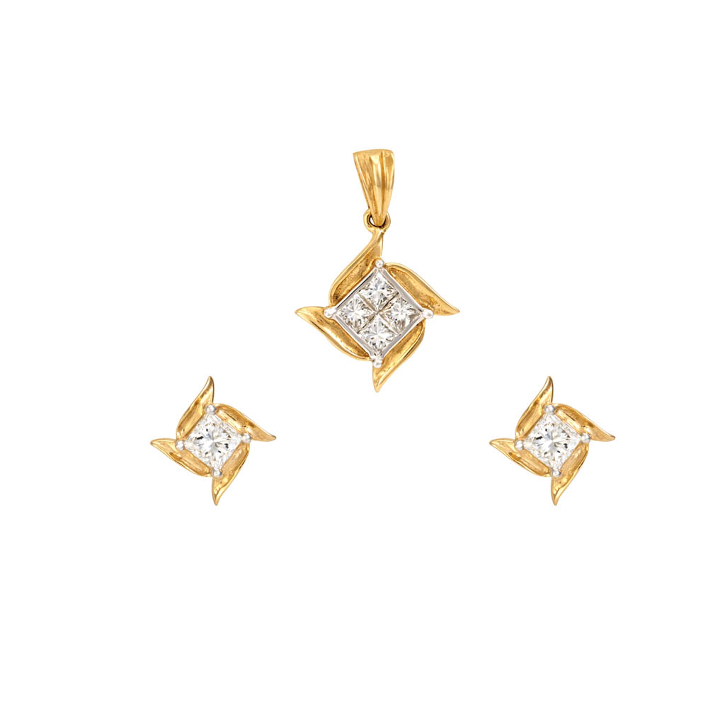18K Gold Pendant Set with Studs 