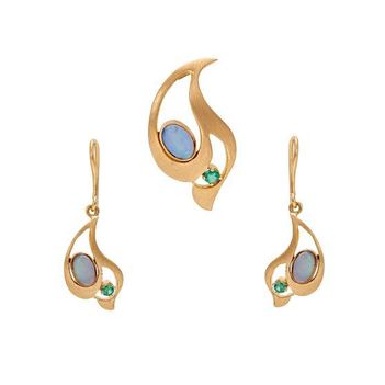 Stylish Opal and Emerald 18K Gold Drop Pendant Set