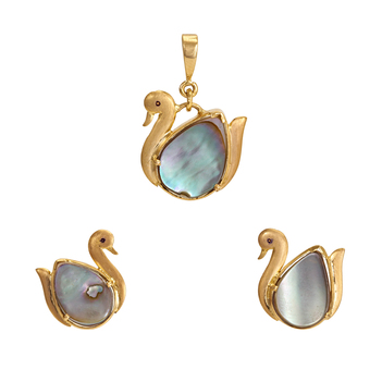 Delightful Mother Of Pearl Gold Pendant Set