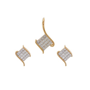 Ingenious Diamond and 18K Gold Pendant Set with Studs 