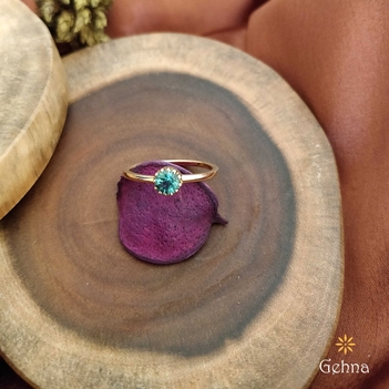 Basic Emerald 18K Gold Ring