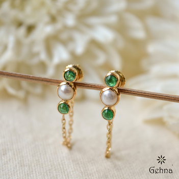 Delicate Pearl & Emerald Earring