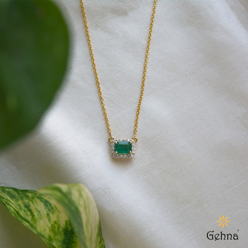 Dazzling Emerald & Diamond 18K Gold Pendant with Chain