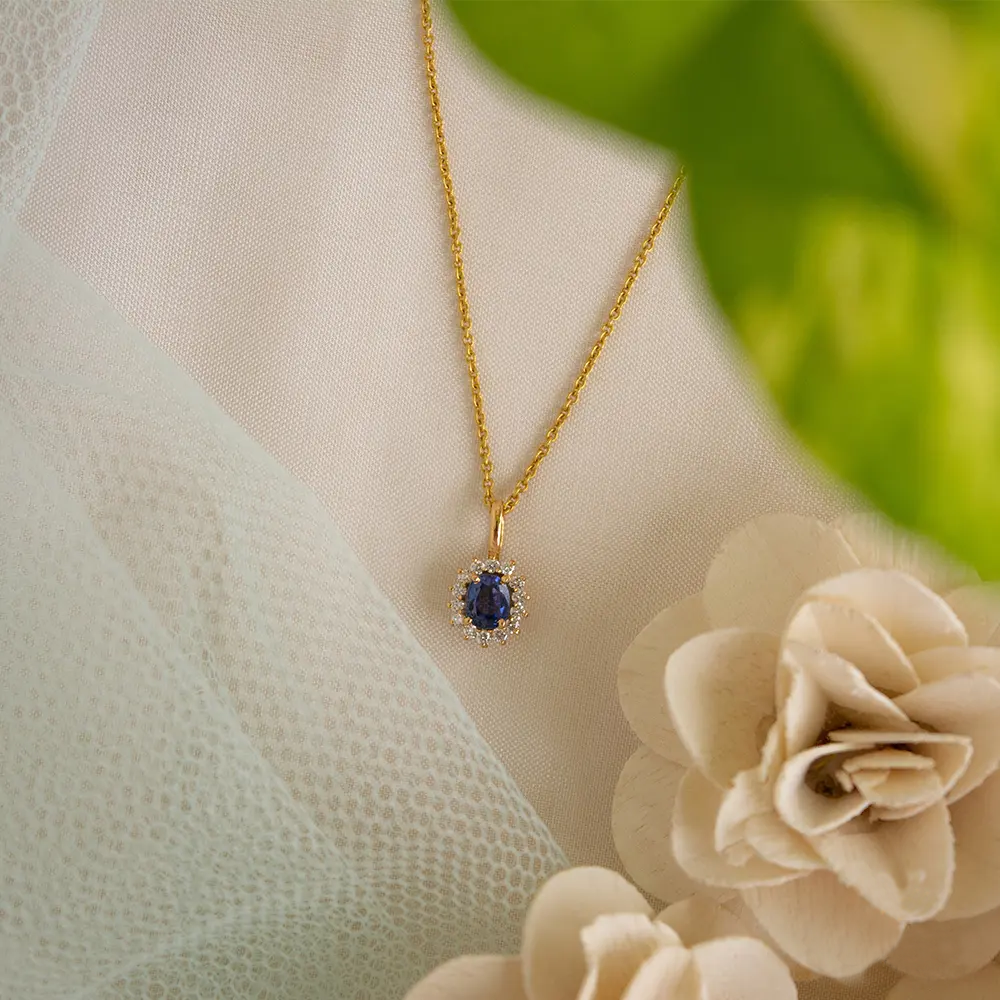 Navy blue pendant and gold necklace - Enchainted collection -