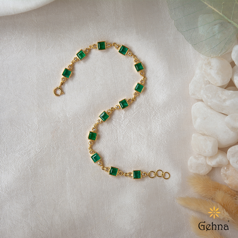 Shop Emerald and Rose-Cut Diamond 22K Gold Bracelet for Women | Gehna