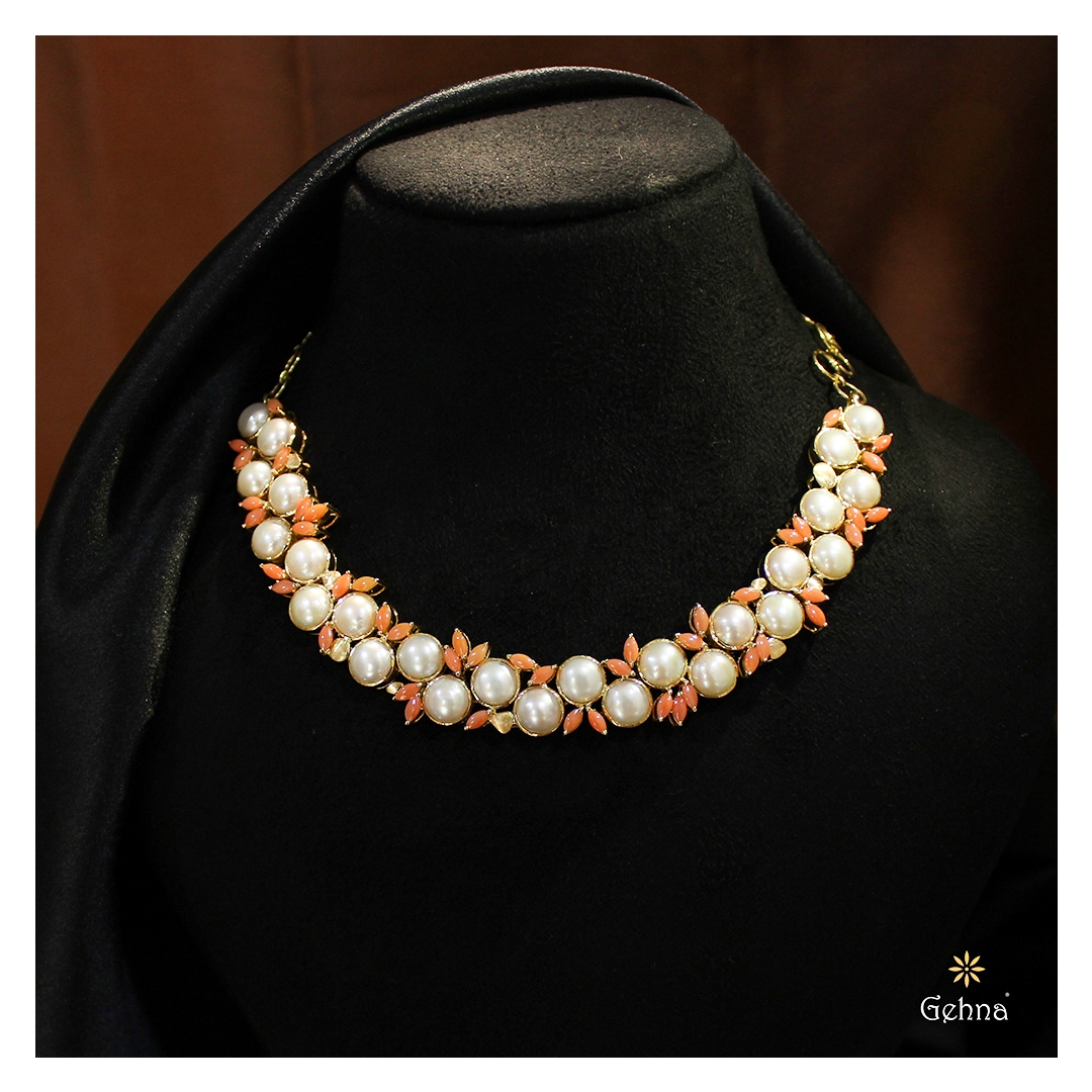 Coral 18K Gold Choker Necklace 