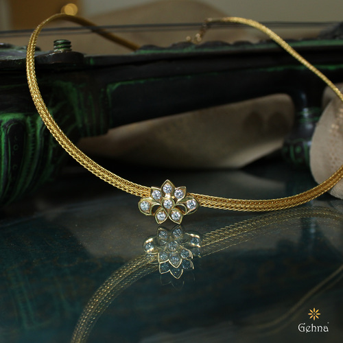 Buy Beautiful Flora Yellow Gold and Diamond Necklace Set Online | ORRA